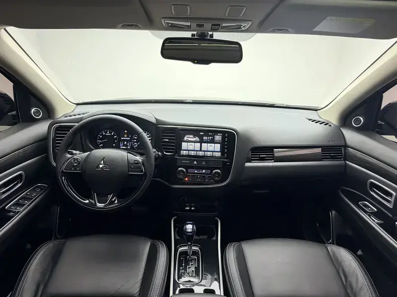 2020 Mitsubishi Outlander с пробегом 81 700 км