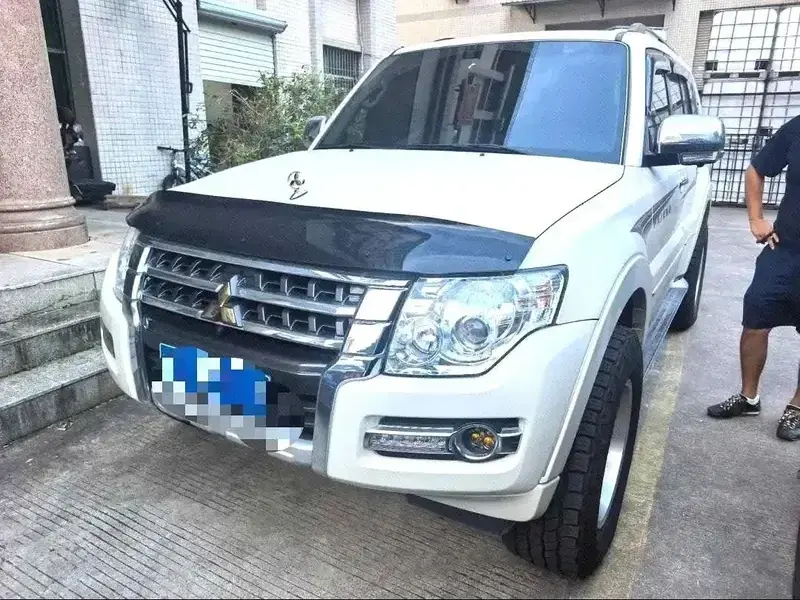 2020 Mitsubishi Pajero с пробегом 8 200 км