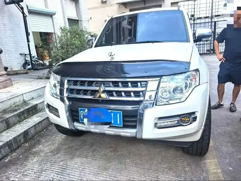 2020 Mitsubishi Pajero с пробегом 8 200 км
