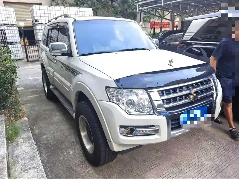 2020 Mitsubishi Pajero с пробегом 8 200 км