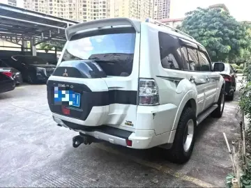 2020 Mitsubishi Pajero с пробегом 8 200 км