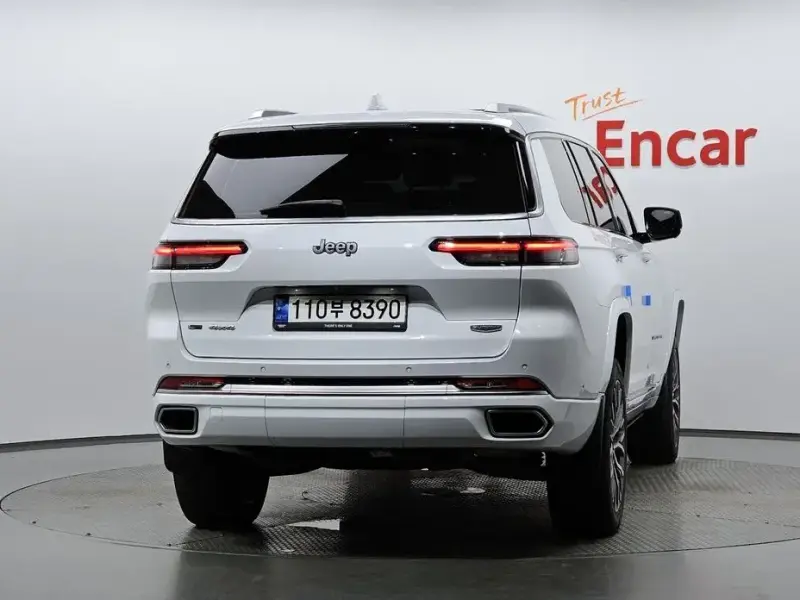 2023 Jeep Cherokee с пробегом 54 314 км