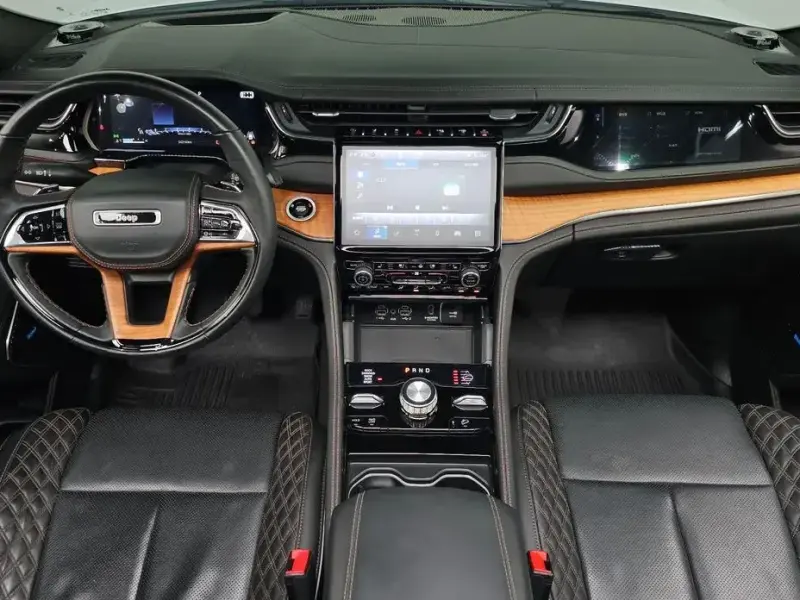 2023 Jeep Cherokee с пробегом 54 314 км