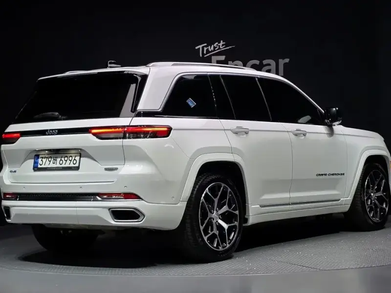 2023 Jeep Cherokee с пробегом 73 450 км