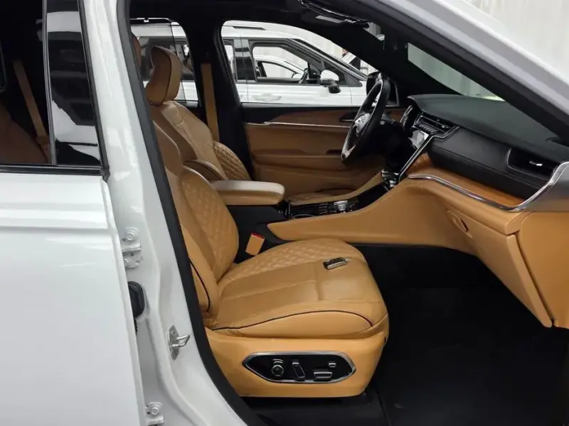 2023 Jeep Cherokee с пробегом 73 450 км