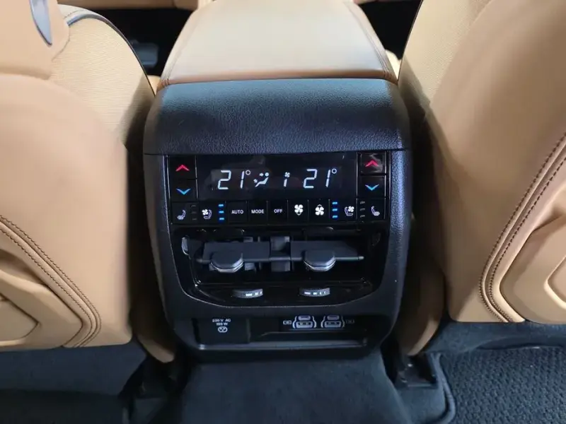 2023 Jeep Cherokee с пробегом 73 450 км