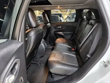 2022 Jeep Cherokee с пробегом 2 500 км