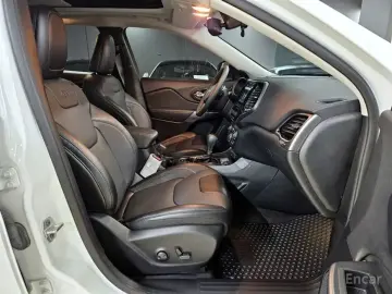 2022 Jeep Cherokee с пробегом 2 500 км
