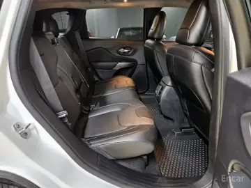2022 Jeep Cherokee с пробегом 2 500 км