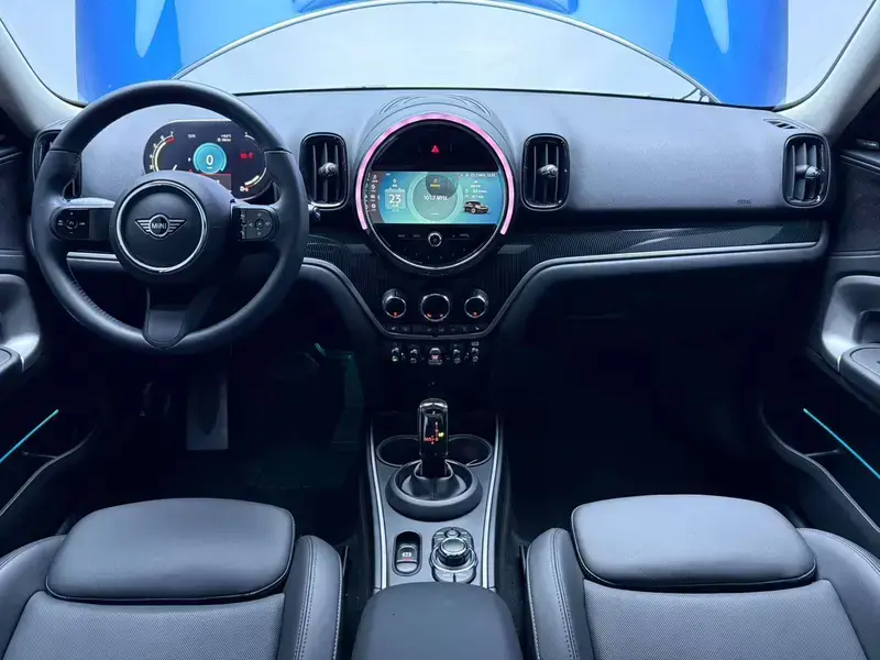 2023 Mini Countryman с пробегом 9 000 км