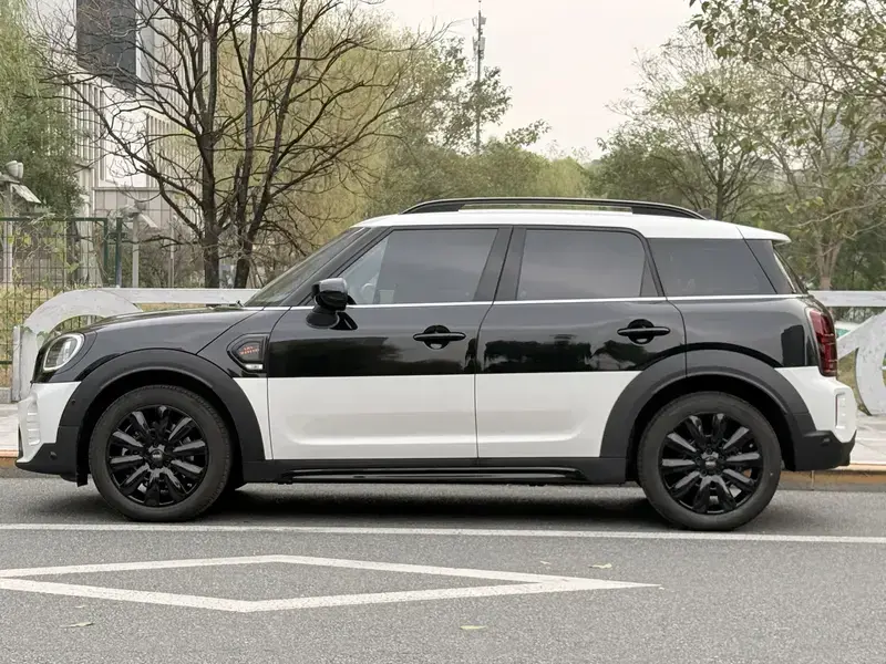2023 Mini Countryman с пробегом 10 000 км