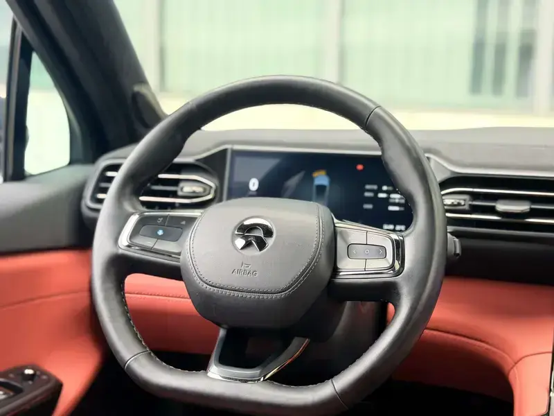 2020 Nio EC6 с пробегом 110 800 км