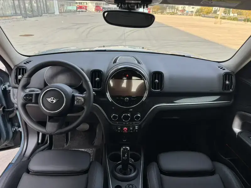 2023 Mini Countryman с пробегом 9 600 км