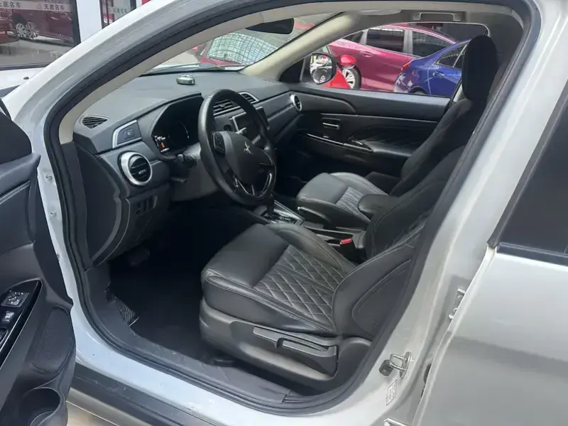 2020 Mitsubishi ASX с пробегом 50 000 км