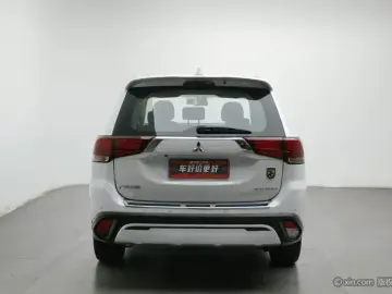 2020 Mitsubishi Outlander с пробегом 85 600 км