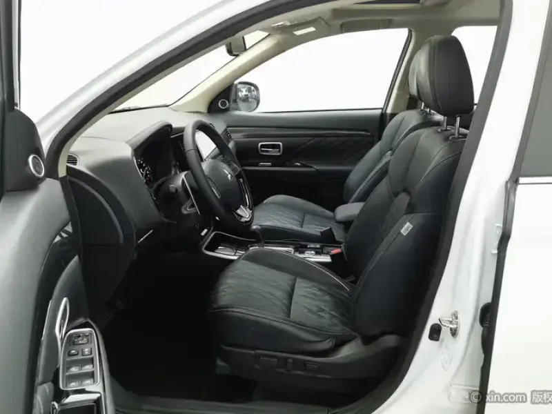 2020 Mitsubishi Outlander с пробегом 85 600 км