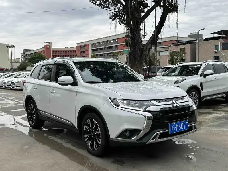 2019 Mitsubishi Outlander с пробегом 91 000 км