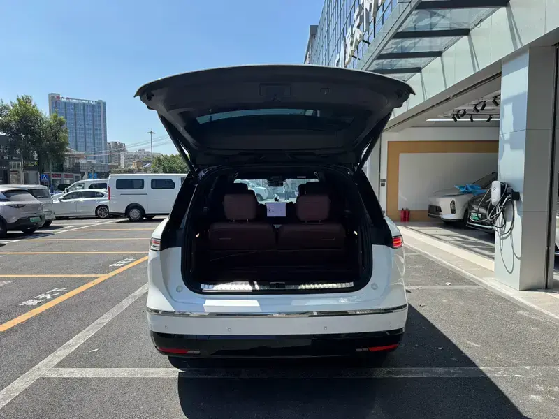2026 Nio ES8 с пробегом 7 700 км