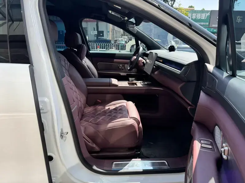 2026 Nio ES8 с пробегом 7 700 км