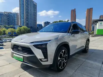 Nio ES8