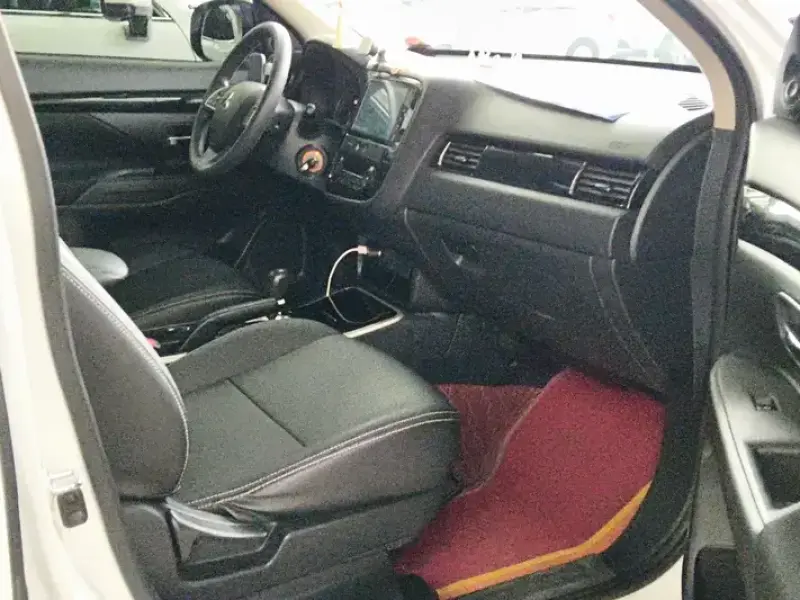 2021 Mitsubishi Outlander с пробегом 42 000 км