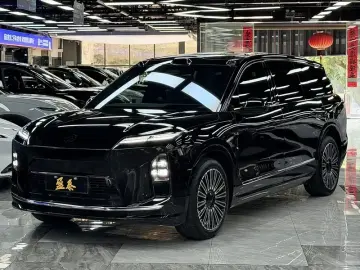 Nio ES8