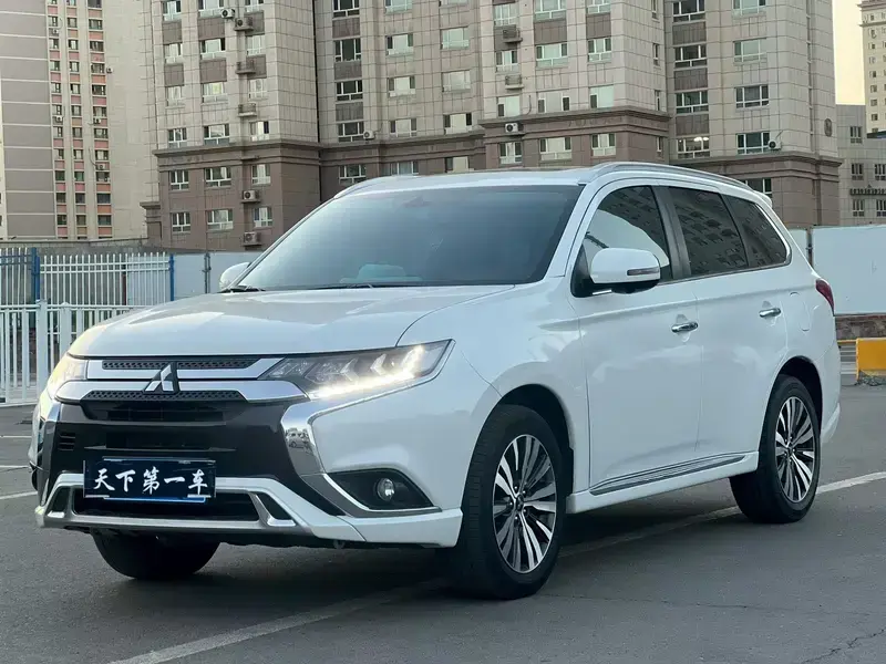 2021 Mitsubishi Outlander с пробегом 70 000 км