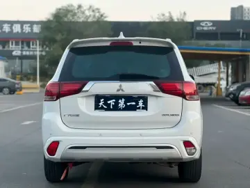 2021 Mitsubishi Outlander с пробегом 70 000 км