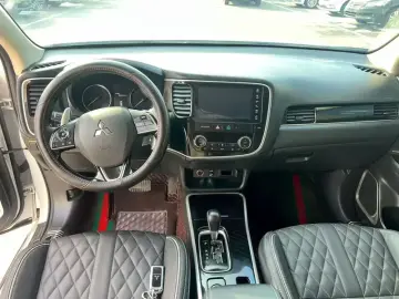 2021 Mitsubishi Outlander с пробегом 70 000 км