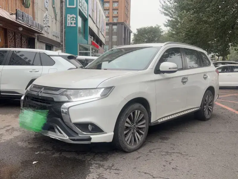 2021 Mitsubishi Outlander с пробегом 34 900 км