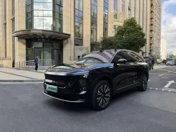 Nio ES8
