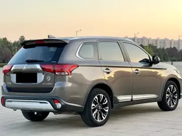 2019 Mitsubishi Outlander с пробегом 60 000 км