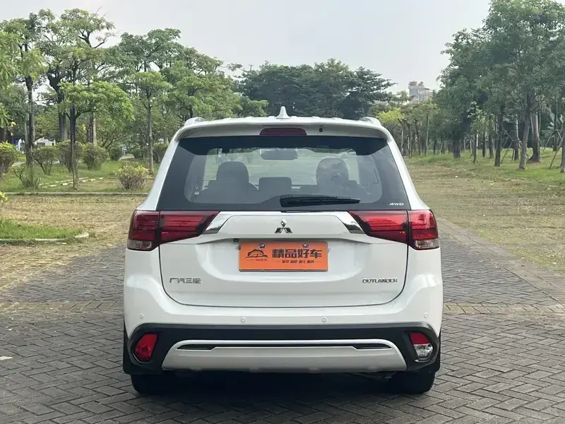 2019 Mitsubishi Outlander с пробегом 107 000 км