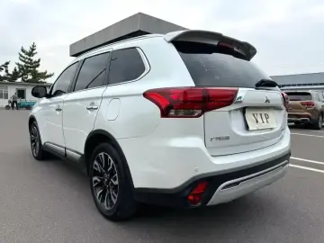 2021 Mitsubishi Outlander с пробегом 58 000 км
