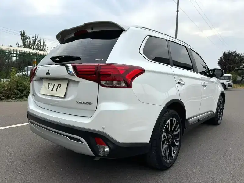 2021 Mitsubishi Outlander с пробегом 58 000 км