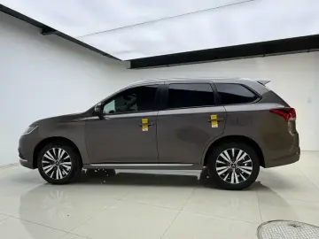 2021 Mitsubishi Outlander с пробегом 30 100 км