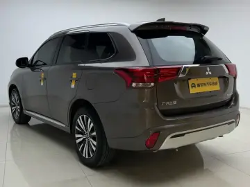 2021 Mitsubishi Outlander с пробегом 30 100 км