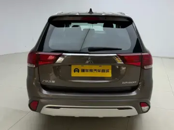 2021 Mitsubishi Outlander с пробегом 30 100 км