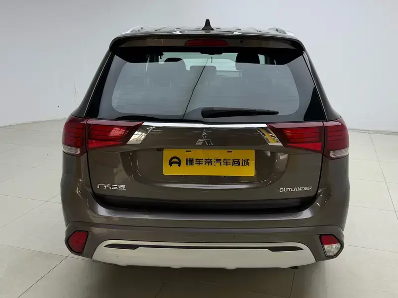 2021 Mitsubishi Outlander с пробегом 30 100 км