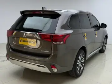 2021 Mitsubishi Outlander с пробегом 30 100 км