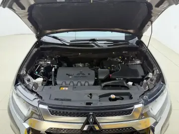 2021 Mitsubishi Outlander с пробегом 30 100 км
