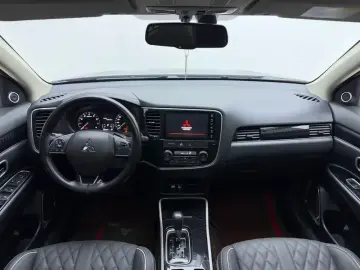 2021 Mitsubishi Outlander с пробегом 30 100 км