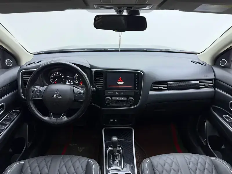 2021 Mitsubishi Outlander с пробегом 30 100 км