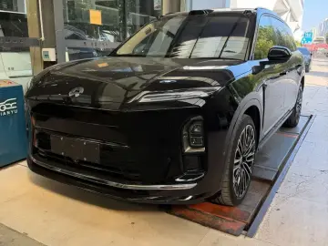 Nio ES8