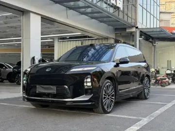 Nio ES8