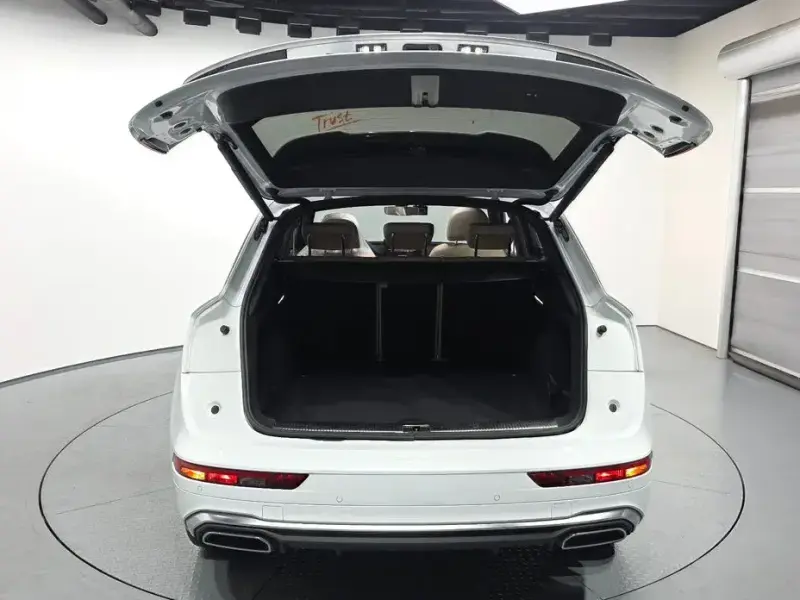 2023 Audi Q5 с пробегом 32 148 км