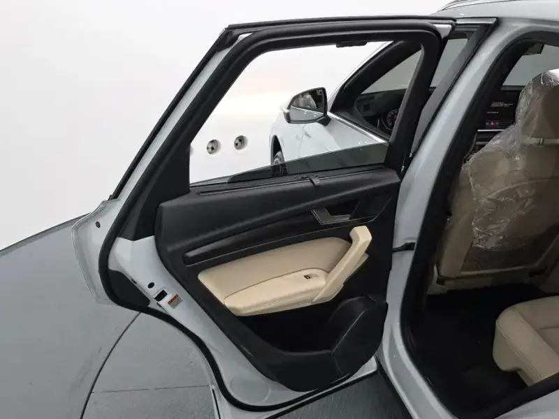 2023 Audi Q5 с пробегом 32 148 км