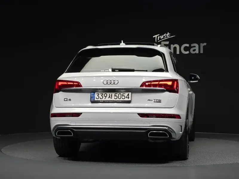 2021 Audi Q5 с пробегом 72 054 км