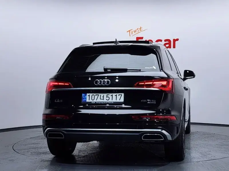 2021 Audi Q5 с пробегом 23 373 км