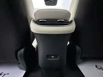 2025 Nio ET5 с пробегом 16 000 км